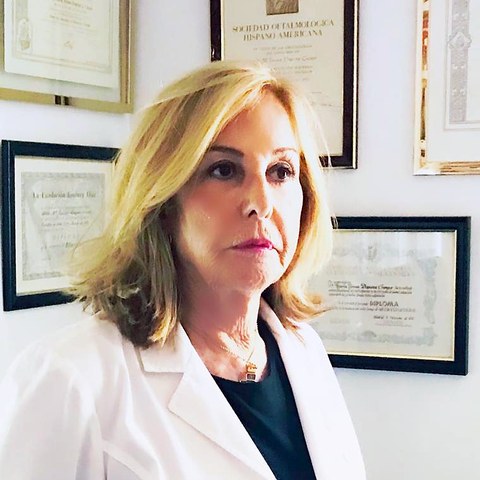 Dra. María Teresa Dapena Crespo - Especialista en oftalmología | Clínica Oftalmológica Dapena Lavín Madrid
